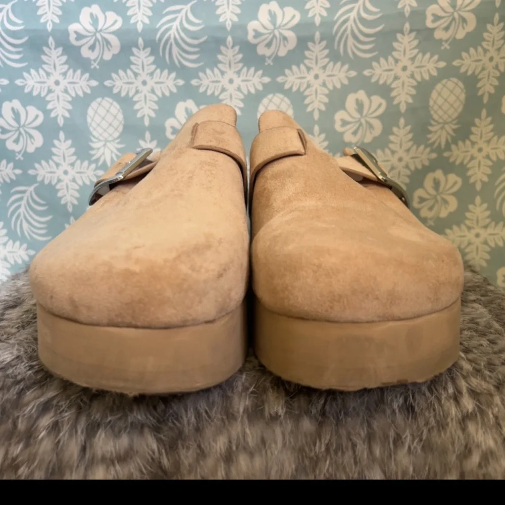 Madden NYC Tan MicroSuede Women's Platform Clogs  Size 11